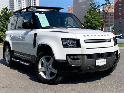Used 2023 Land Rover Defender 110 X-Dynamic SE AWD/4WD image 2