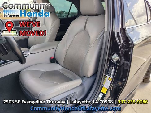 Used 2020 Toyota Camry XSE FWD image 19