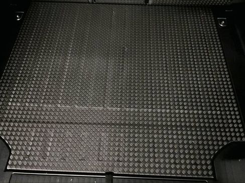 Certified 2023 Land Rover Defender 110 75th Limited Edition image 33