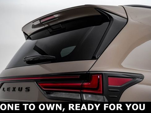 Used 2025 Lexus LX 700h Overtrail image 13