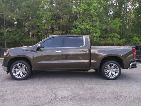 Used 2023 Chevrolet Silverado 1500 LTZ w/ LTZ Premium Package AWD/4WD image 9