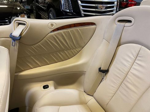 Used 2007 Mercedes-Benz CLK 350 Cabriolet image 26