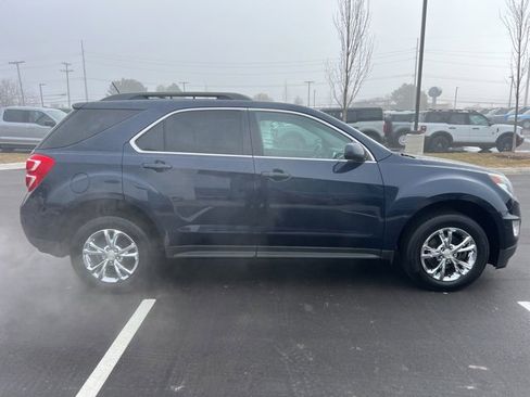 Used 2017 Chevrolet Equinox LT w/ Convenience Package image 4