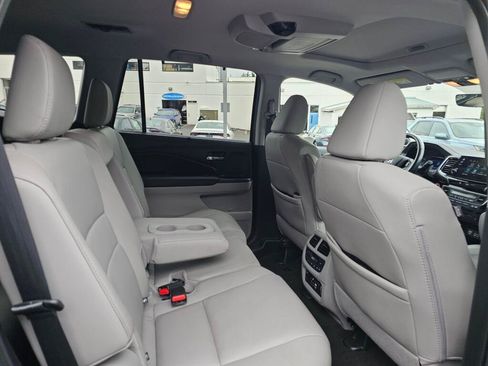 Used 2019 Honda Pilot Touring image 13