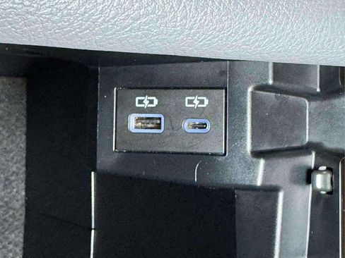 Used 2022 Toyota Sienna XLE image 15