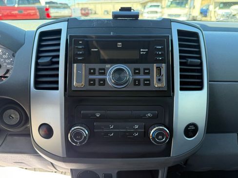 Used 2016 Nissan Frontier SV image 18