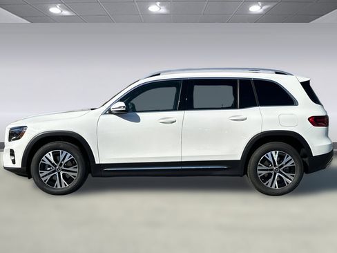 Used 2026 Mercedes-Benz GLB 250 image 2