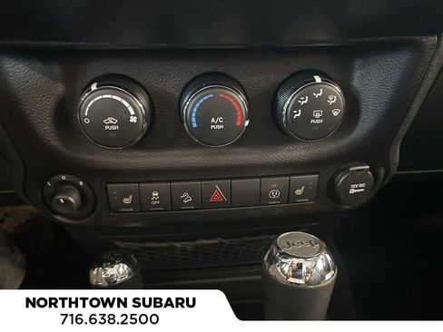 Used 2016 Jeep Wrangler Unlimited Sahara w/ Connectivity Group AWD/4WD image 11