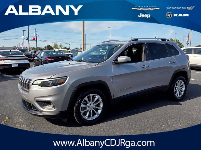 Used 2019 Jeep Cherokee Latitude w/ Popular Appearance Group FWD image 1