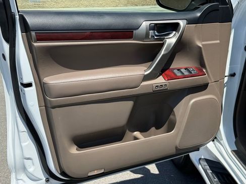 Used 2013 Lexus GX 460 w/ Comfort Plus Pkg AWD/4WD image 16