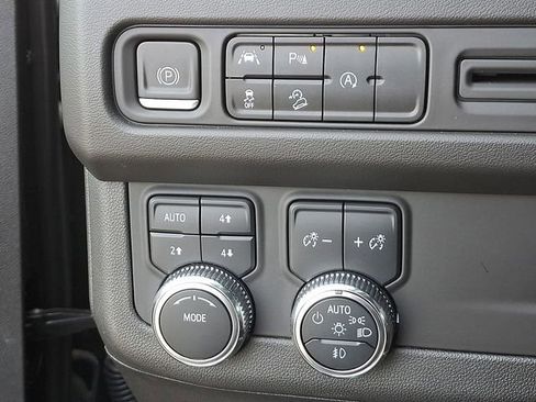 Used 2023 GMC Yukon AT4 image 28