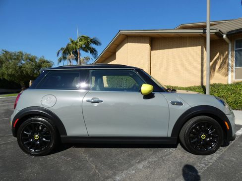 Used 2022 MINI Cooper SE image 6