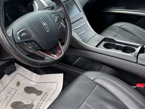 Used 2014 Lincoln MKZ FWD image 7