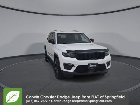 Certified 2025 Jeep Grand Cherokee Limited w/ Black Appearance Package AWD/4WD image 3