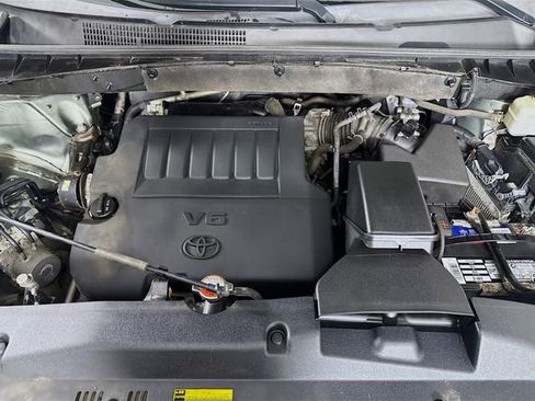 Used 2016 Toyota Highlander XLE image 32