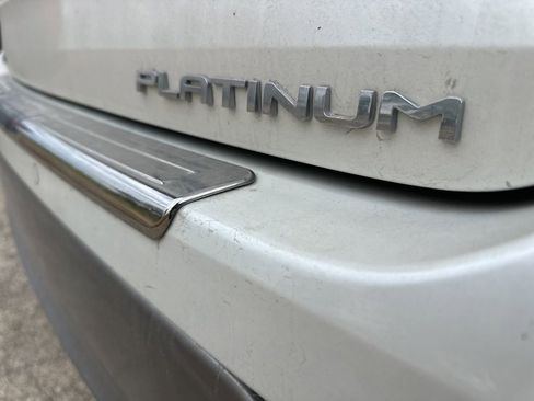 Used 2020 Toyota Highlander Platinum image 13