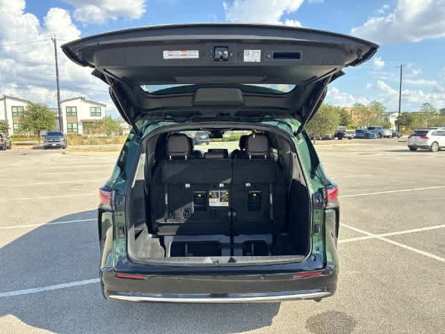Used 2024 Toyota Sienna Platinum AWD/4WD image 37