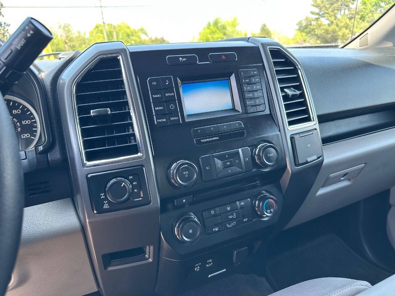 Used 2015 Ford F150 XLT w/ Equipment Group 301A Mid AWD/4WD image 21