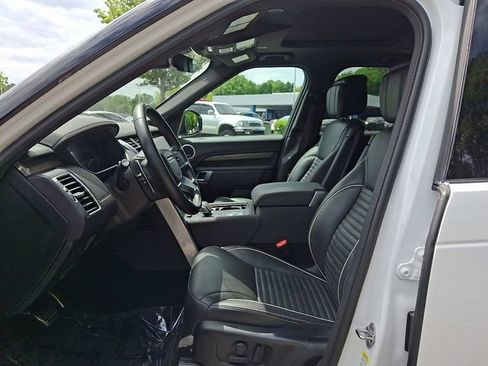 Used 2023 Land Rover Discovery Metropolitan Edition AWD/4WD image 16