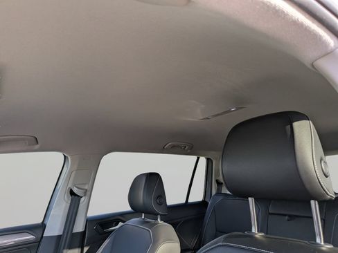 Used 2023 Volkswagen Tiguan SE FWD image 18