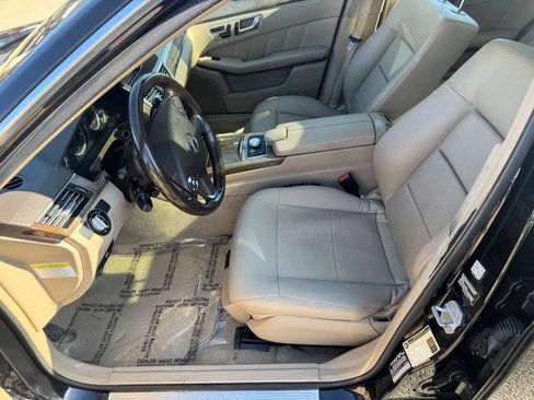 Used 2010 Mercedes-Benz E 350 4MATIC Sedan image 11