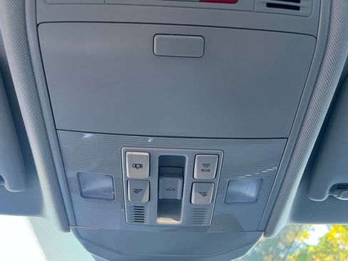 Used 2025 Volkswagen Jetta SE image 23