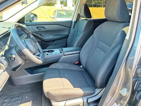 Used 2024 Nissan Rogue S FWD image 8