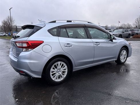 Used 2018 Subaru Impreza 2.0i Premium image 3