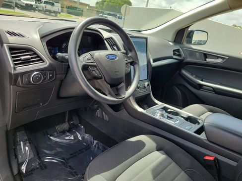 Used 2022 Ford Edge SE w/ Black Appearance Package AWD/4WD image 9