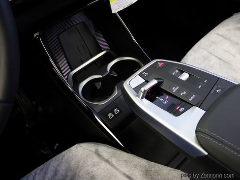 Used 2025 BMW X1 xDrive28i w/ Technology Package image 24