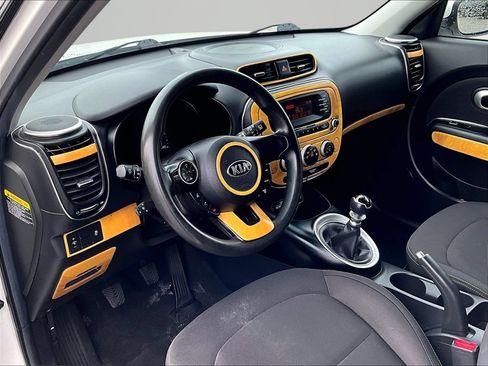 Used 2016 Kia Soul FWD image 15