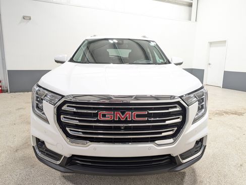 Used 2022 GMC Terrain SLT w/ Tech Package image 8