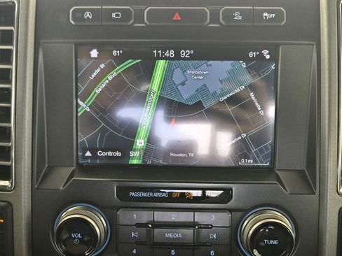 Used 2019 Ford F150 Raptor w/ Equipment Group 802A Luxury image 17