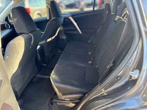 Used 2016 Toyota RAV4 LE image 10