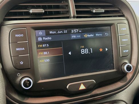Used 2025 Kia Soul LX w/ LX Technology Package FWD image 21