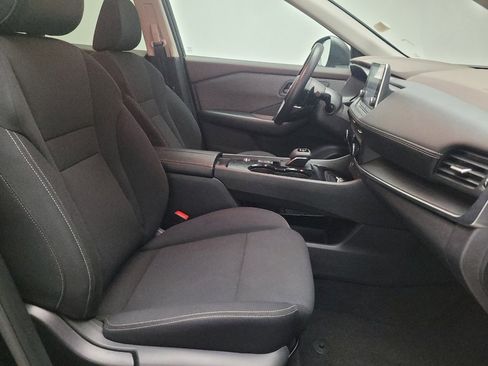 Used 2023 Nissan Rogue S image 21