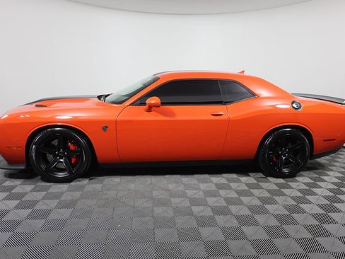 Used 2017 Dodge Challenger SRT Hellcat RWD image 8