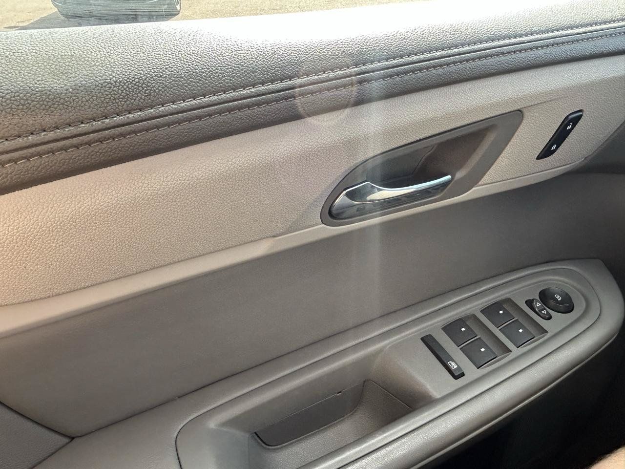 Used 2013 Chevrolet Traverse LS FWD image 27