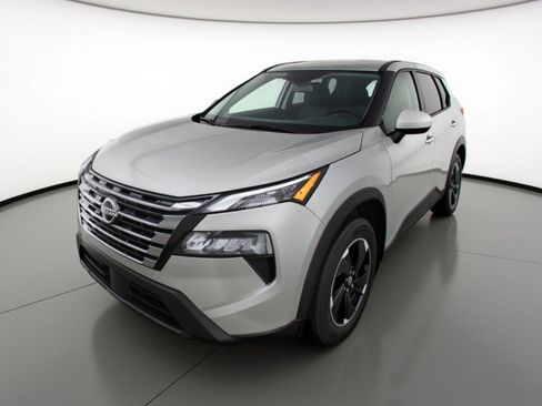 Used 2025 Nissan Rogue SV FWD image 3
