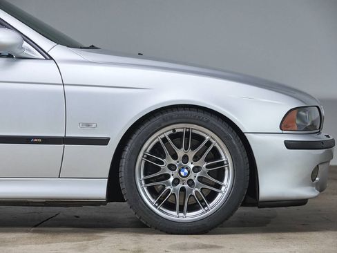 Used 2003 BMW M5 RWD image 28