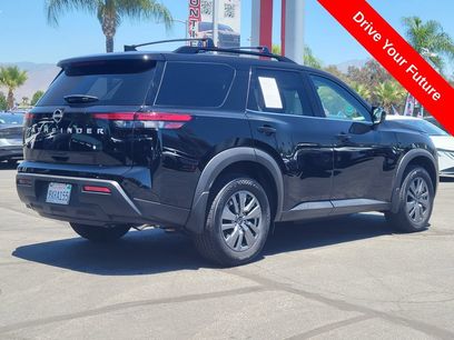 Used 2025 Nissan Pathfinder SV