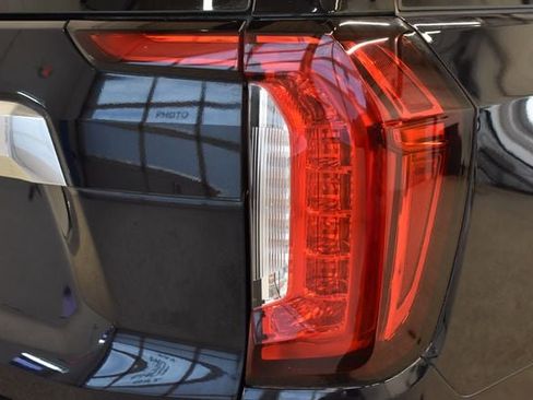 Used 2022 GMC Yukon Denali AWD/4WD image 12