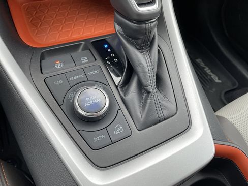 Used 2020 Toyota RAV4 Adventure image 29