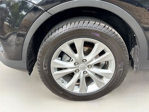 Used 2015 Toyota RAV4 Limited FWD image 32