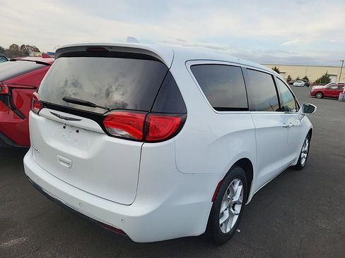 Used 2018 Chrysler Pacifica Touring Plus w/ Tire & Wheel Group image 5