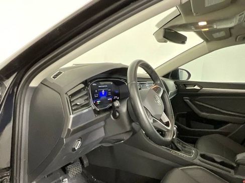 Used 2024 Volkswagen Jetta SE image 12