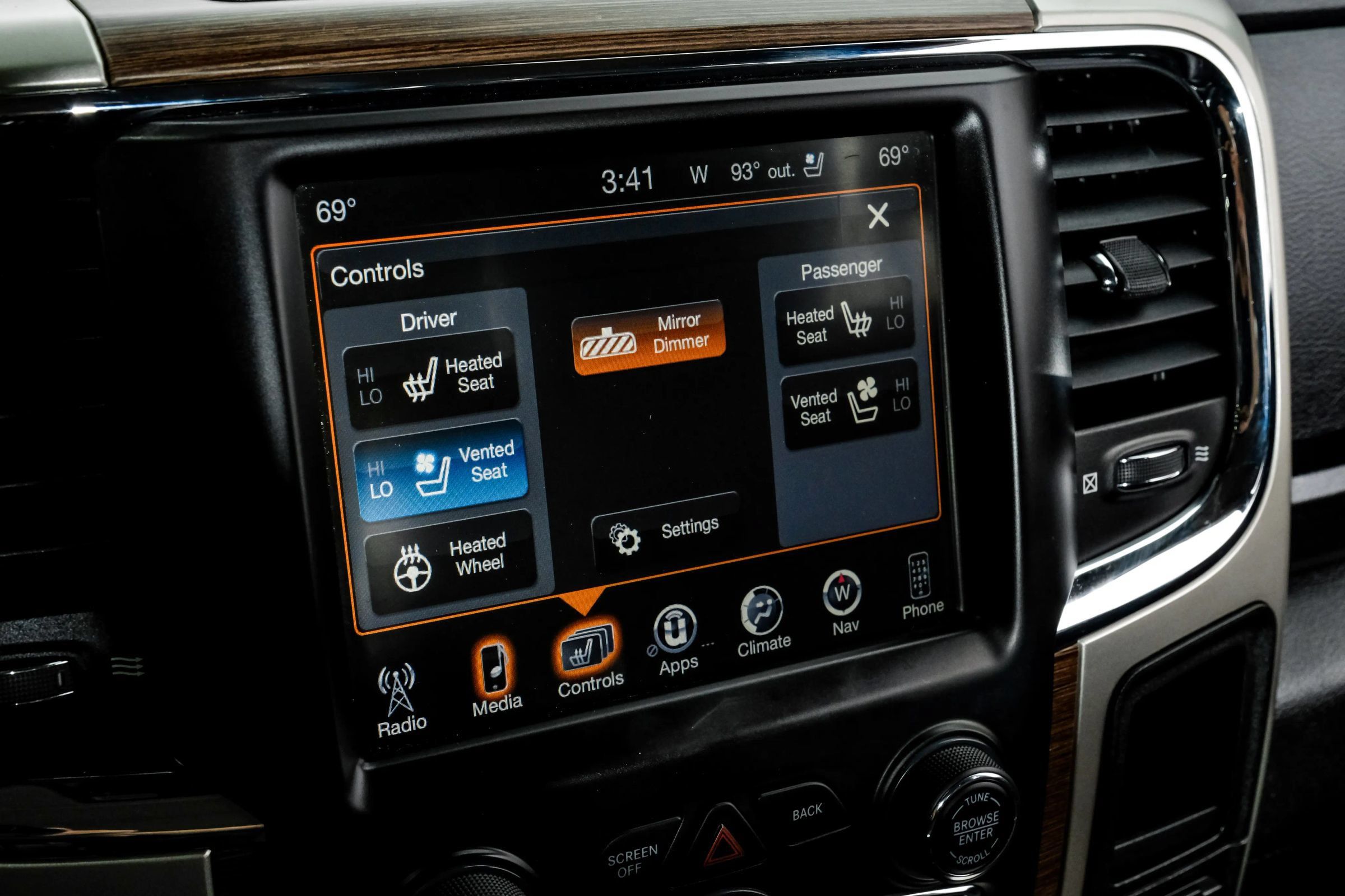 Used 2015 RAM 1500 Laramie w/ Convenience Group AWD/4WD image 40