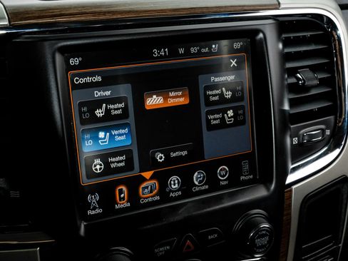 Used 2015 RAM 1500 Laramie w/ Convenience Group AWD/4WD image 40