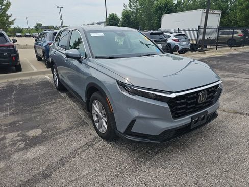 Used 2024 Honda CR-V EX image 3