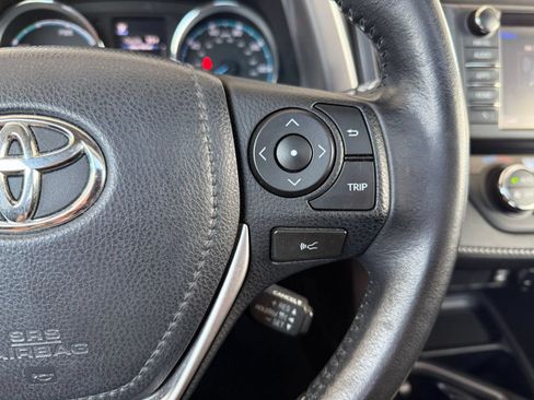 Used 2018 Toyota RAV4 XLE AWD/4WD image 29
